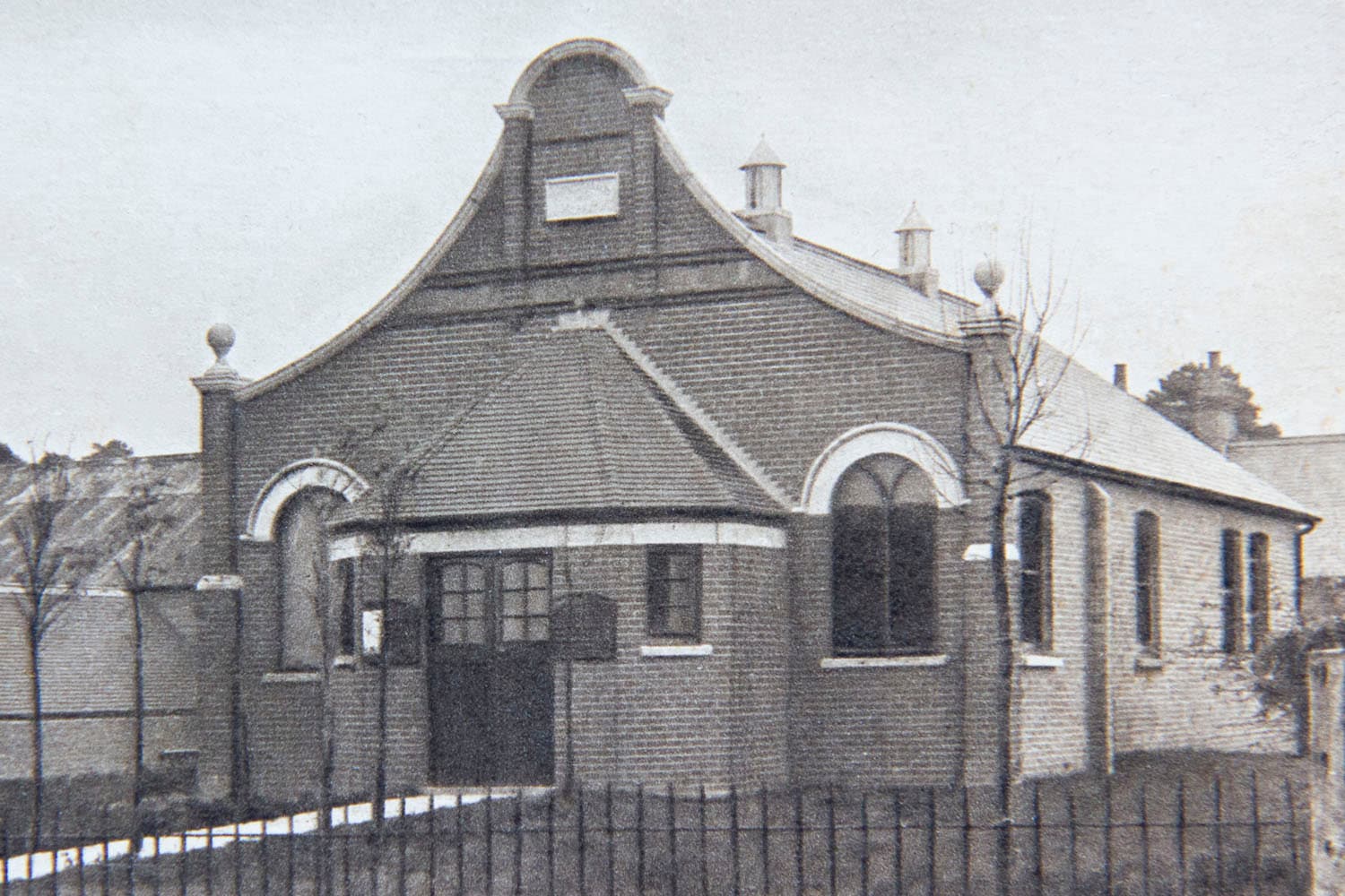 The original chapel building, photographed in the early 1900s